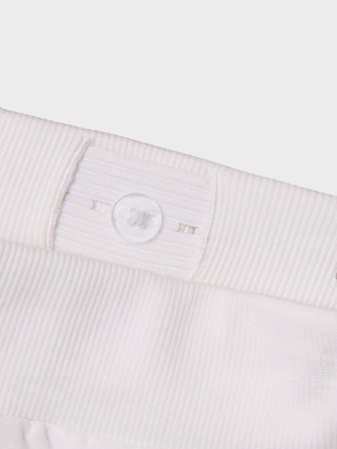 model_shot-front_full